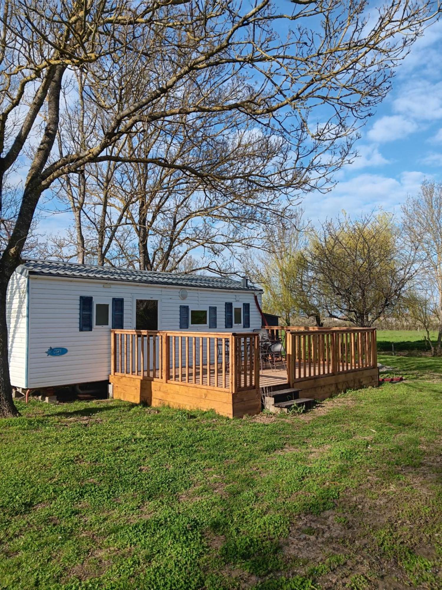 Mobilhome Cosy Au Calme De La Campagne Lombez Exterior foto